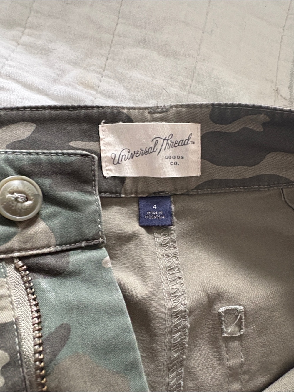 Women’s cargo camo pants - Picture 2 of 2